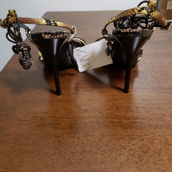 Women shoes - Picture 6 of 8